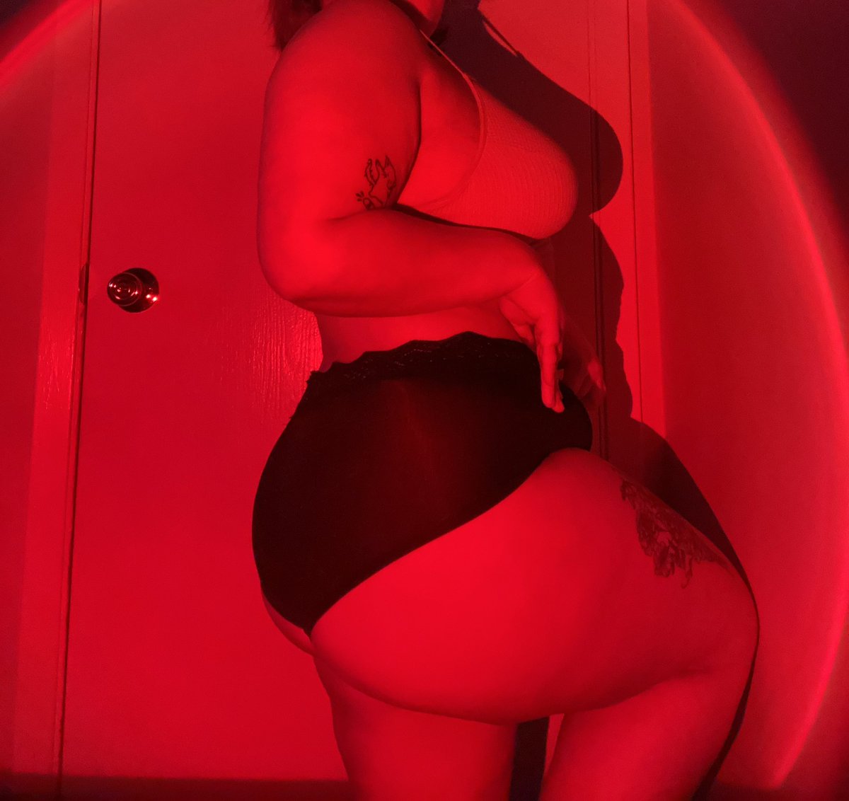 Mid_westQT's tweet photo. Thinking about making content again. But need proof my ass was missed 🤤🍑
( nsfwtwt nsfw ass onlyfansbabe sexy curvy ropebunny sellingcontent tipson https://t.co/7IgCYW2kAW