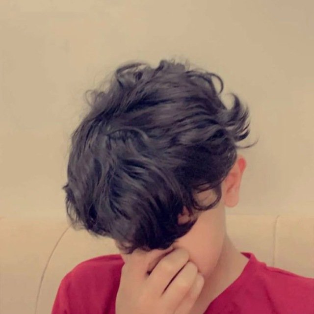 اخبرني ياصديقي من الذي كسر قلبگ 
حتي اصبحت تتابــــــــع منشوراتي الحزينه...؟