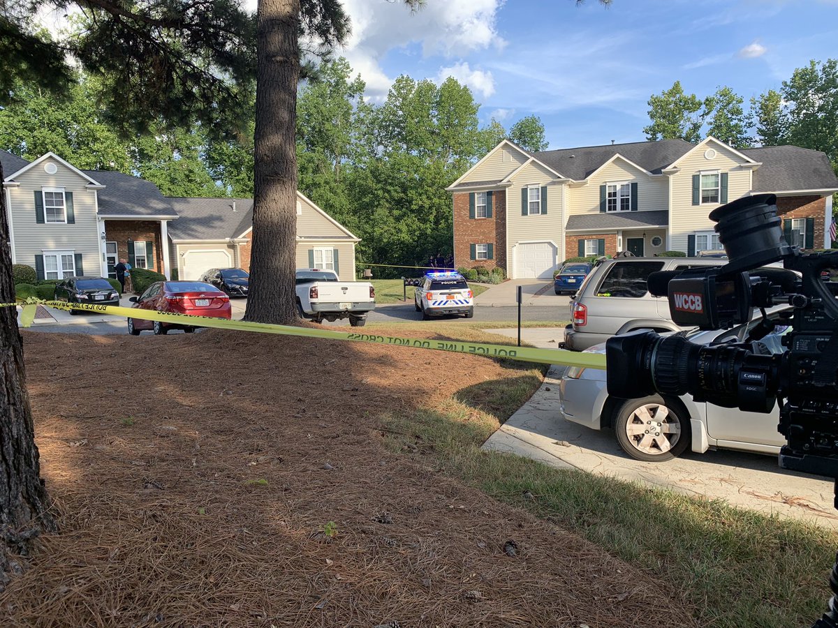 #BreakingNews We are at the scene of a homicide investigation in NW Charlotte. Medic says one person was fatally shot on Cinnabay Dr. 

We saw one man in handcuffs in the back of a CMPD patrol car.
