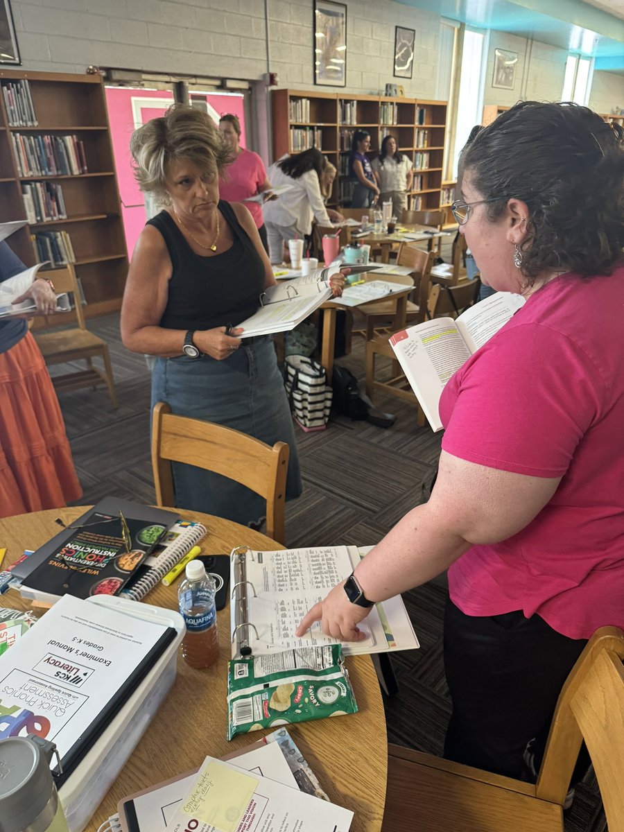 KCSliteracy's tweet image. Day 1 ✅ Today’s learning centered around the reading brain 🧠, the intentional design of TN standards based on science of reading 📖, and the systematic scope and sequence of our educative HQIM. #literacyforALL #learnunlearnrelearn #ELBC24