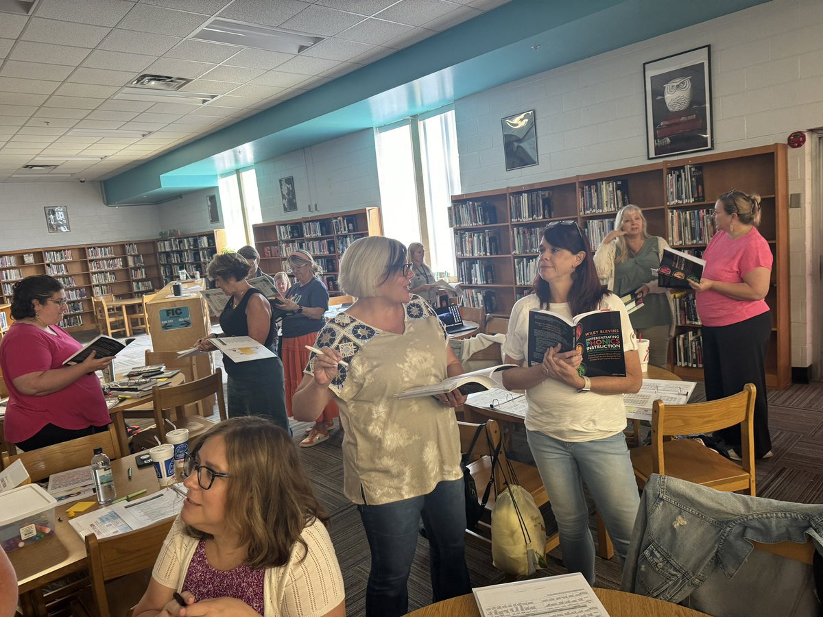 KCSliteracy's tweet image. Day 1 ✅ Today’s learning centered around the reading brain 🧠, the intentional design of TN standards based on science of reading 📖, and the systematic scope and sequence of our educative HQIM. #literacyforALL #learnunlearnrelearn #ELBC24