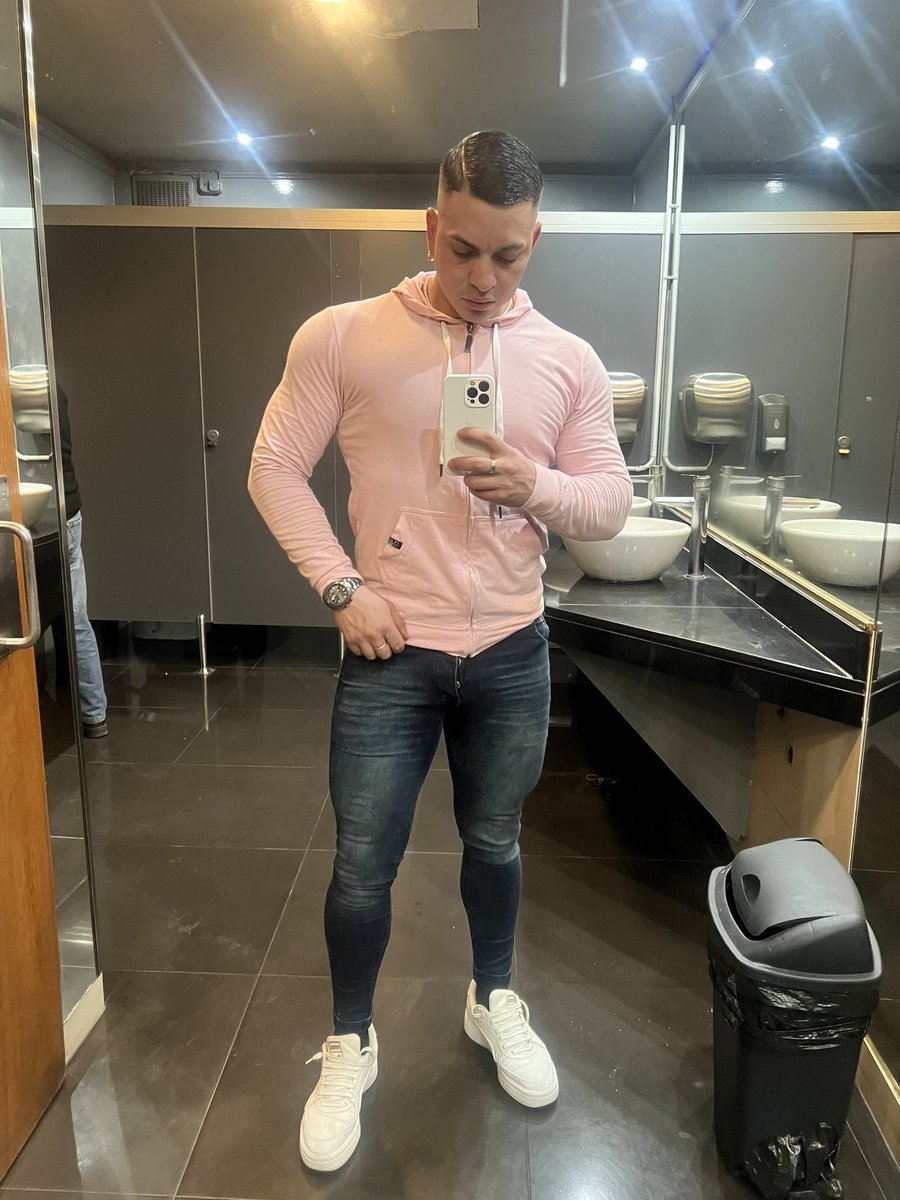 adonisfit07's tweet photo. 🔥🍆😋 https://t.co/d4plVtpFIa