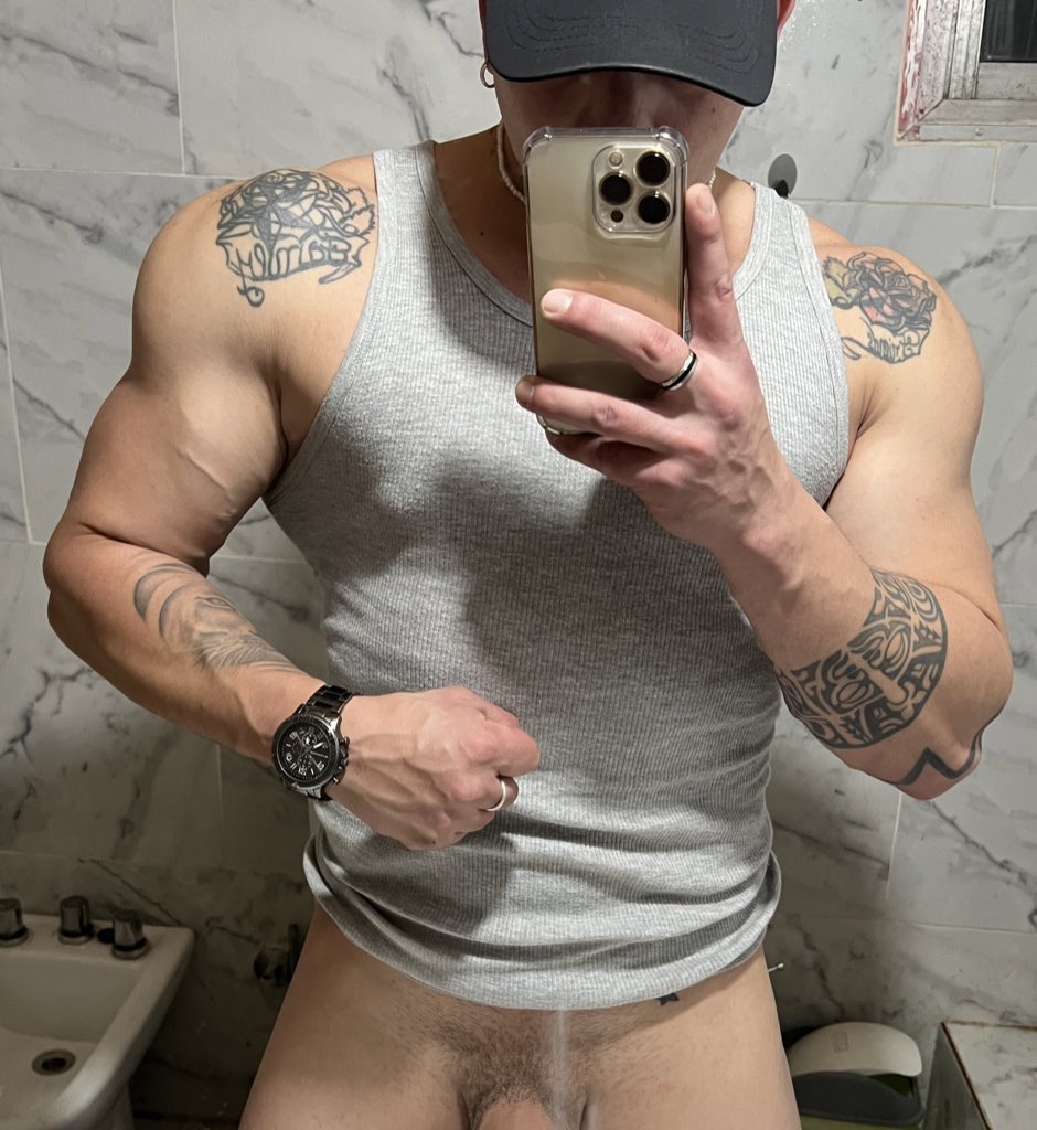 adonisfit07's tweet photo. 🔥🍆😋 https://t.co/d4plVtpFIa