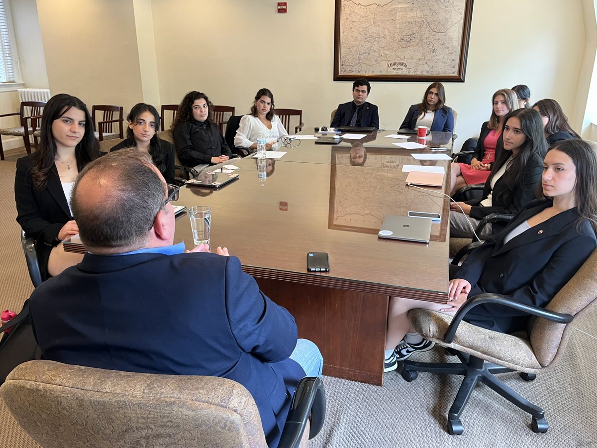 ANCA_DC's tweet photo. POLITICO’s Senior Politics Editor Charles Mahtesian (@PoliticoCharlie) gave a seminar to our Leo Sarkisian and Maral Melkonian Avetisyan interns today, detailing his path into journalism and the founding of the paper POLITICO. Together they discussed how to be better writers, the trajectory of journalism as a whole, and the willingness to take professional risks.
To learn more about our youth programs please visit https://t.co/WuViZiAt3Z
#LSI24 #ANCASummer #ANCAYouthEmpowerment
