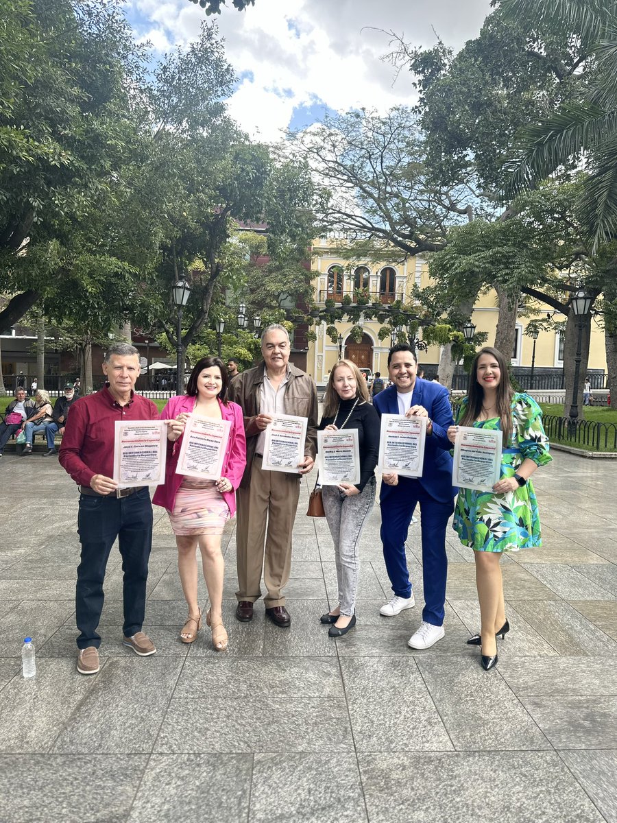 Hoy recibimos un reconocimiento especial por el Día Internacional del Periodista Deportivo por parte del <a href="/Concejomblccs/">Concejomunicipalcaracas</a> 😘🎙️🙏.