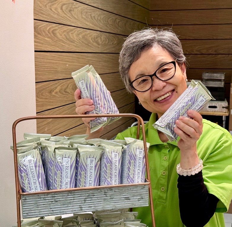 BICandies's tweet image. Big Island Crunch Bars are in our Hilo and Ala Moana Center stores! When you purchase a 3-pack of these Crunch Bars during July, a portion of the proceeds will be donated to @kapiolanimedctr for Women &amp;amp; Children, Hawaii’s only Children’s Miracle Network Hospital.