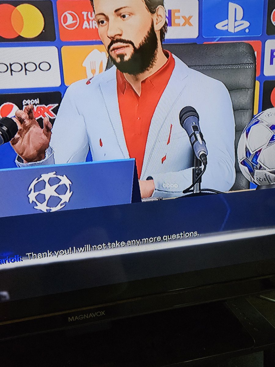 44Andnowwhat's tweet photo. @EASFCDirect
@EASPORTSFCPro
Looks like blood on his jacket, or....
Just a dressing failure.
Seems like a fix is in order.

Game: FC24 career mode https://t.co/Yoo7DcHWnj