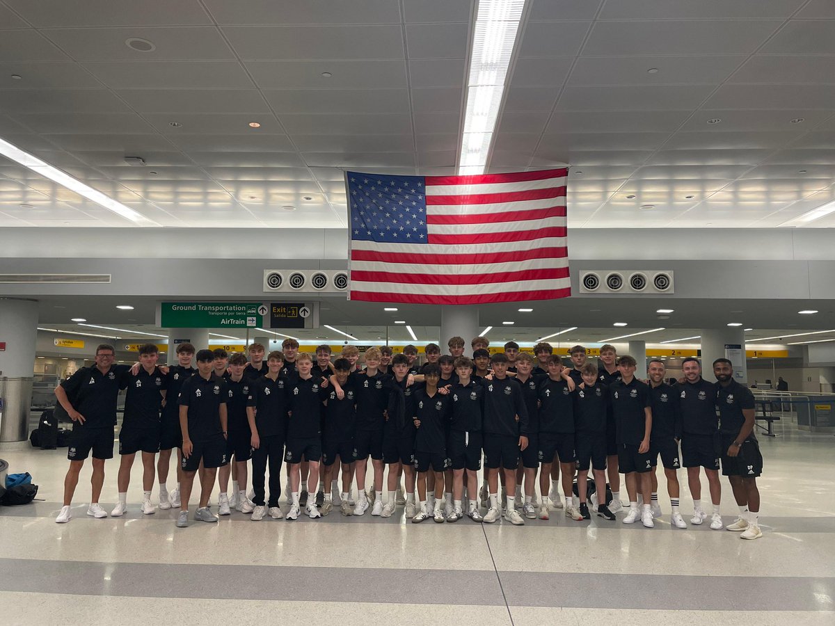 St John's Football Club (@sjsfc) on Twitter photo The Eagles have landed πΊπΈπ¦
β½οΈ
@stjohnssport The Eagles have landed πΊπΈπ¦
β½οΈ
@stjohnssport