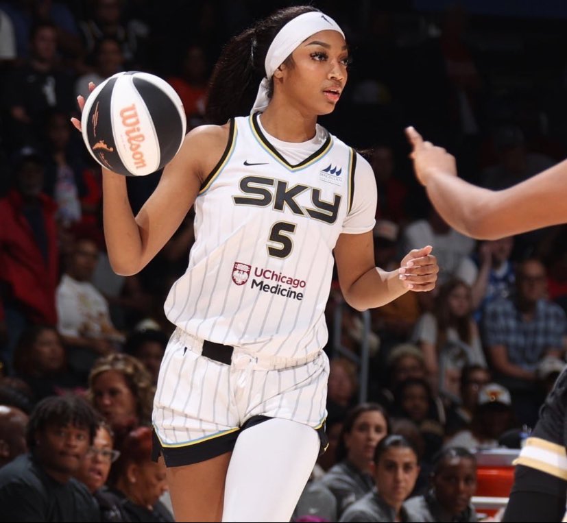 ki_delaney's tweet photo. There have been 996 rookies in the WNBA since 1997 . 

Only 1 has put up 13 consecutive double doubles. https://t.co/oq8grNWHjJ