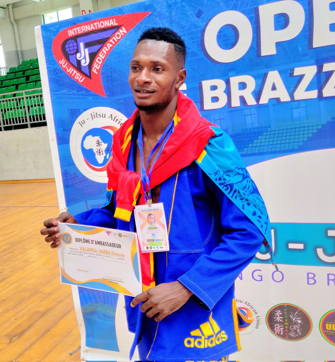 forcadk01's tweet image. #Nosta | • VieBonheur 🌹🥇

 Je ne cesserai jamais de défendre ma nation 🇨🇩| To tikala Bana Mboka peut importe où on sera.

#oyo #forca #dk
@leParrainRDC @MuadiLaeticia @DidierBudimbu @MinSport_Loisir