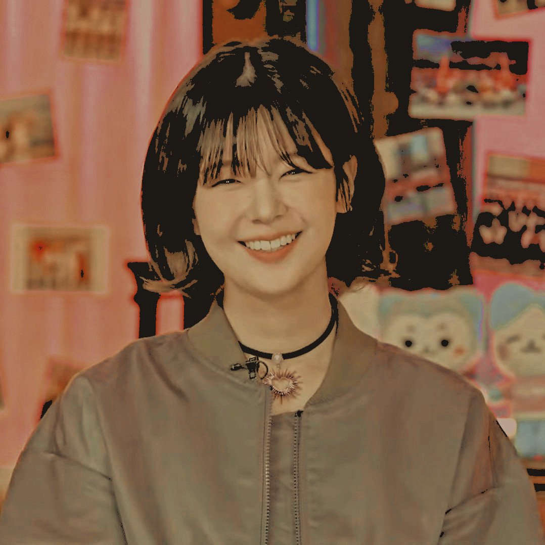 ⠀

⠀⠀ELENA⠀SONG、송하윤.⠀

⠀⠀BRIGHTER⠀THAN⠀THE⠀SUN.⠀

˚₊·♥︎⁀➷⠀demigod, daughter of apollo. counselor and healer at camp half blood. endearingly called "little sunflower". adored by all and annoyingly hard to dislike.

⠀