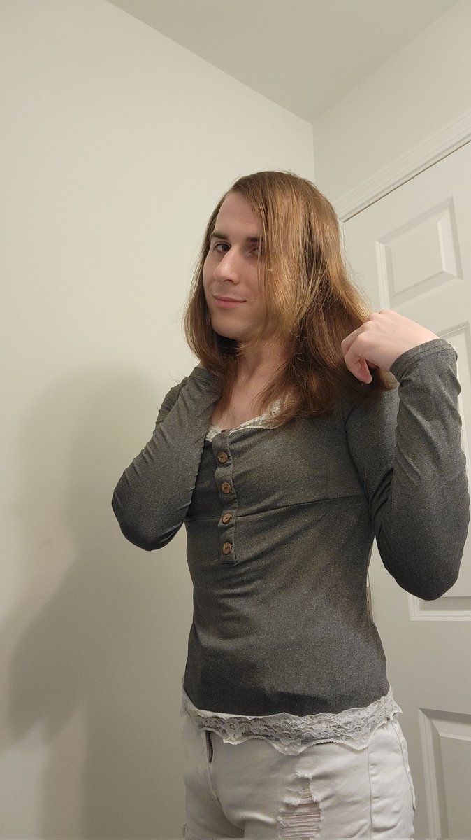 TrixKitt's tweet photo. Would you take me out on a date 😊 https://t.co/DLwCKTYHZ4