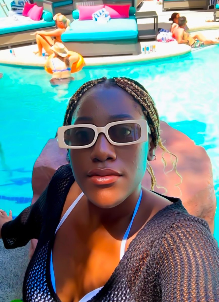 itsmuluba's tweet photo. you better use that PTO. 🌞
#lasvegas
#paidtimeoff
#outofoffice https://t.co/IYOYzw0dyz