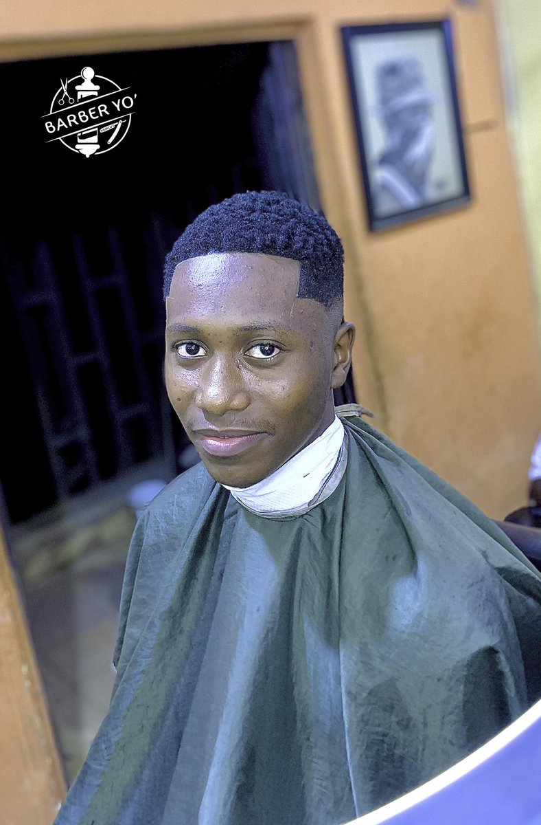 OnlyOneBarberYo's tweet photo. Laser sharp haircut ๐ฅโ๏ธ๐ฏ
#that_tall_barber ๐๐
#barber_yo ๐๐ฝโโ๏ธ๐๐ฝโโ๏ธ
#top_notch ๐๐พ๐๐พ
#stay_woke ๐๐
#thattallbarber #barberyo @OnlyOneBarberYo
Was supposed to post this on 7th July๐คฆ๐ฝโโ๏ธ https://t.co/REUxp9yIyB