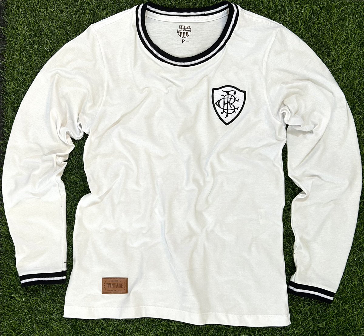 Esfriou aí, Fogão? ❄️🥶

👉 Se liga na Retrô Botafogo 1904 Branca… 🤤 

Confeccionada em algodão, possui gola e punhos alvinegros e o escudo retrô bordado em alta definição! ⚫️⚪️

Ela está com 12% OFF e com o cupom FOGO1904 tem mais desconto ein?! CORRE NO SITE👇🔥