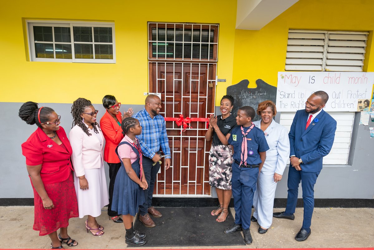 DigicelFdnJA's tweet photo. Highlights from the official handover of the Esher Primary School #SmartRoom. With over US$18.47 million invested in education, impacting 359,771 lives, we are committed to nurturing the potential of every child and making a lasting difference in our communities. #Education https://t.co/LkLTkBYV0R