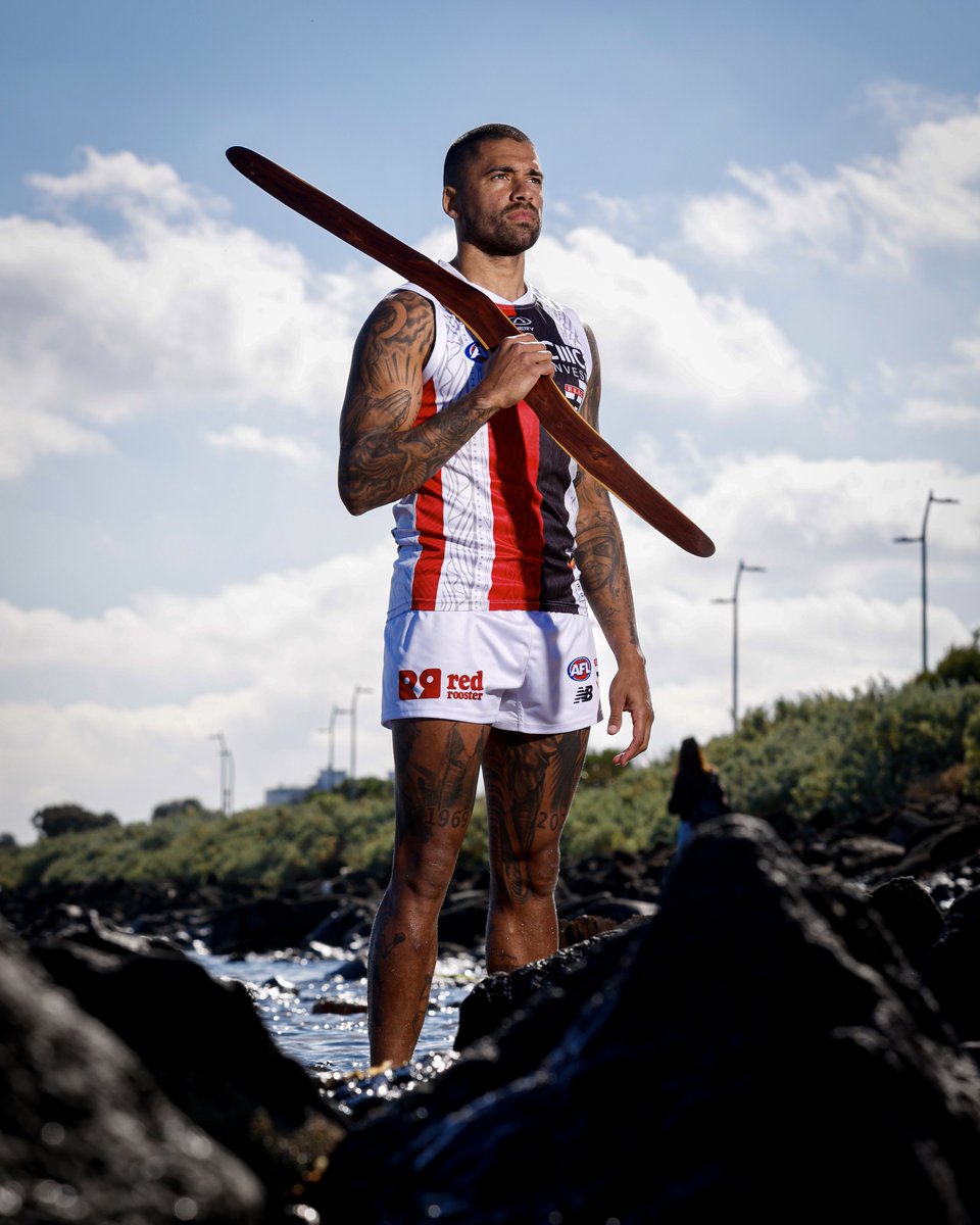 stkildafc's tweet photo. Happy bday, Hilly!! 🎈 https://t.co/p4vgsMgOnp