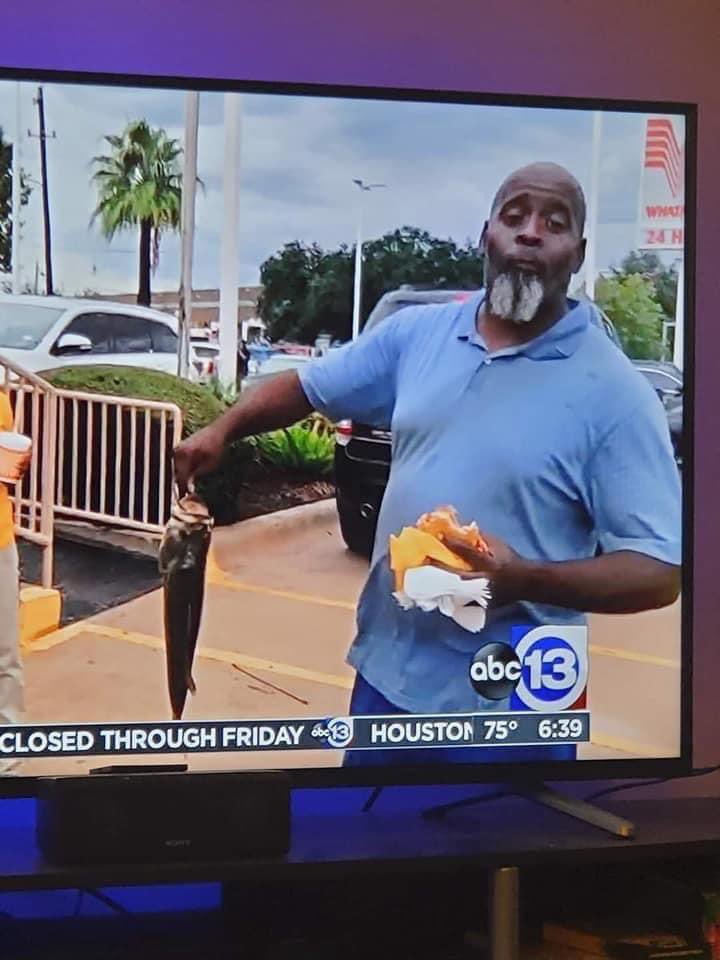 A #Houston man was stranded in Whataburger parking lot due to quickly rising floodwaters. 

While waiting on floodwaters to recede, he grabbed a fishing pole out of his vehicle and caught a nice bass in a nearby flooded ditch.

If that ain't Texas, I don't know what is. 🤠 🎣