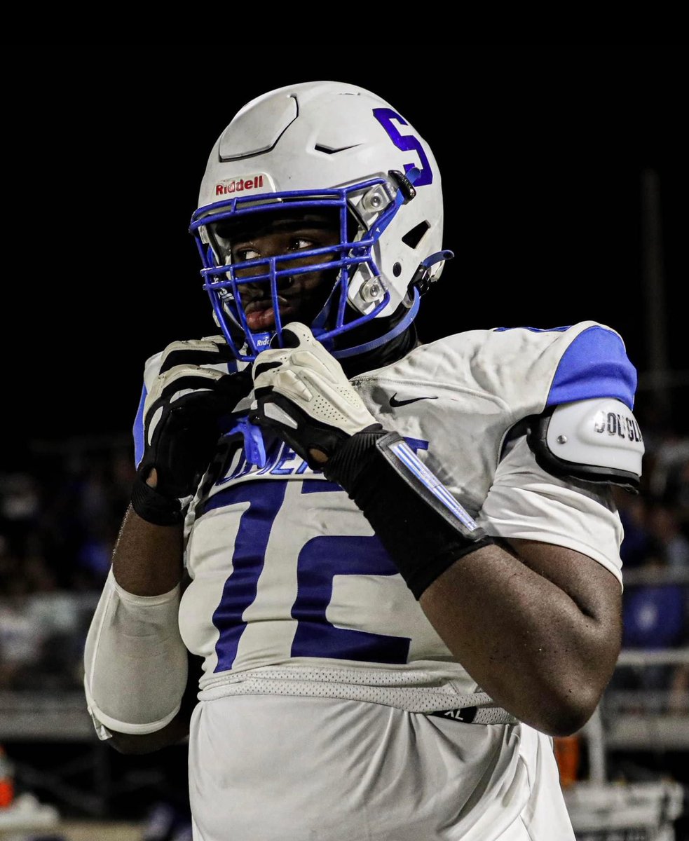 OFFERED 🏈🐾
Join us in congratulating upcoming senior Lyndell Cook-Hodge on his latest offer to study and play football at the University of Memphis! Way to go Lyndell! 
#WeAreSomerset 💙