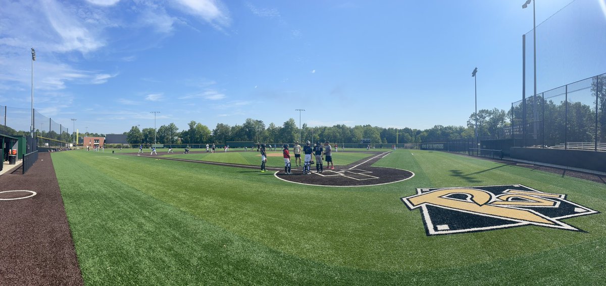 CoachEmersonPVI's tweet photo. A great day to start our last week of camp!  Almost 100 campers working hard and having fun (despite the heat). Another awesome talk to end the day from College World Series alum, former pro, and PVI teacher/coach: Greg Knowles. #KnowlesKnowledge #CoachEmersonBaseaballCamps https://t.co/x5I2VF5lyf