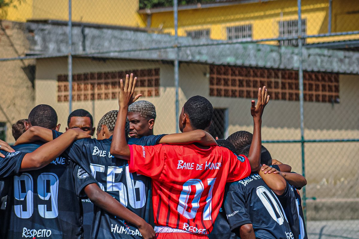 BaileDeMunique3's tweet photo. OS CRÍTICOS FICAM BOLADOS ✍🏻
Deus e primeiro Lugar um por todos todos por um https://t.co/HE4fqHI5V3