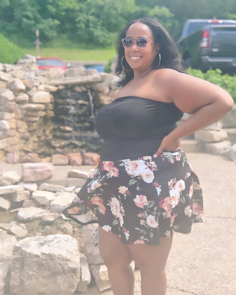 I'm so in love with this picture, I figured yall deserved to see it too 🔥