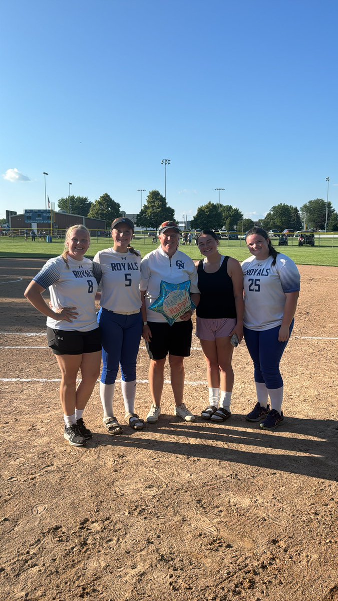 The Lady Royals ended their season to Glidden-Ralston 12-2. We love the seniors they are the best!!! It is also Coach Suttons birthday!!! Yay!! We will miss our best tweeters😜 #maileywashere #katieandcassidyout✌️