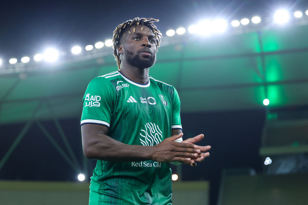 FabrizioRomano's tweet photo. 🚨🟡🔵 José Mourinho wants Allan Saint-Maximin to Fenerbahçe as one of the priority targets, negotiations ongoing also on club side.

He's already approved the move, waiting for club to club agreement. https://t.co/X9opHZn5Rf