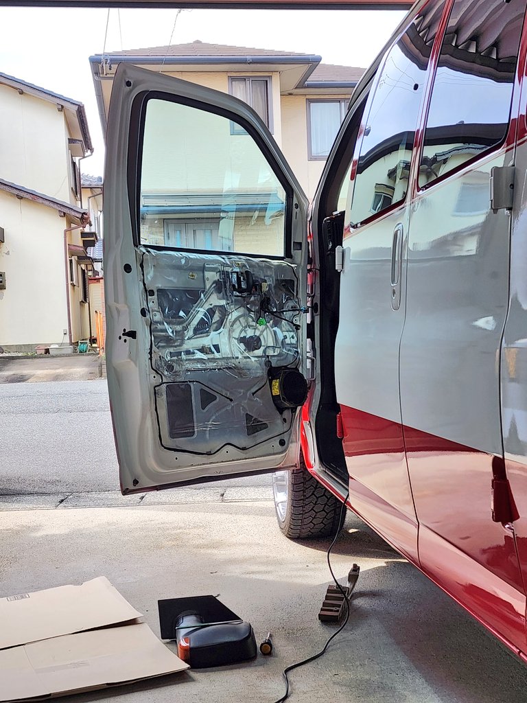 tomapotemintaru's tweet photo. やっとミラーの割れ補修するよ😆

#kawasaki #ChevroletExpress
#シボレーエクスプレス #americanvan #vancustom #川崎重工 #kz1000a #kz1000a1 https://t.co/tayWD8fIHi