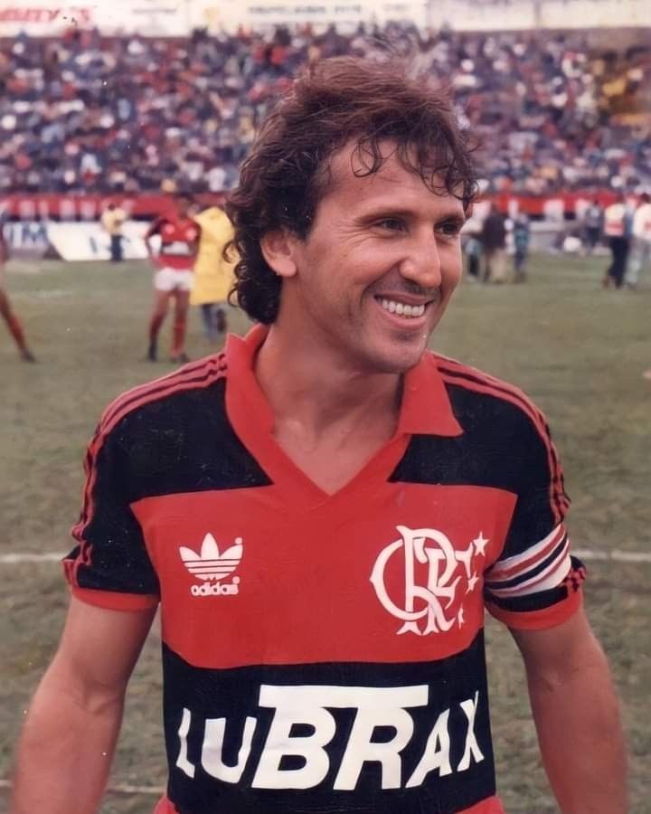 Eficiência em cobrança de pênaltis 

- Mínimo 50 cobranças -

91.92% - Zico (91/99) 🇧🇷
88.55% - Koeman (116/131) 🇳🇱
84.87% - Baggio (101/119) 🇮🇹
84.76% - Puskas (89/105) 🇭🇺
84.62% - Maradona (88/104) 🇦🇷
84.54% - C. Ronaldo (164/194) 🇵🇹
83.33% - Pelé (85/102) 🇧🇷
77.86% - Messi