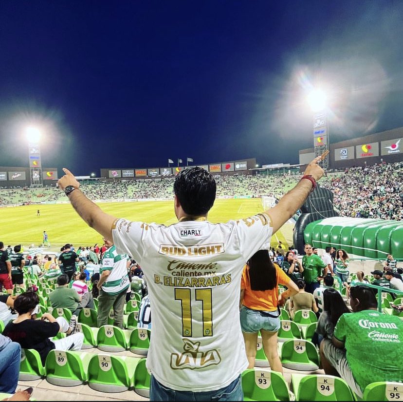 Bern_EF25's tweet photo. @ClubSantos @calientesports Es justo y necesario para mi el
Ir al estadio me reinicia el sistema, me levanta el ánimo, ver el equipo de mis amores ya sea bueno o malo el resultado el simple echo de estar ahí mi corazón bombea sangre verde y blanco #AP24 #MásAcciónMásDiversión  ￼ https://t.co/edyksLRVNa