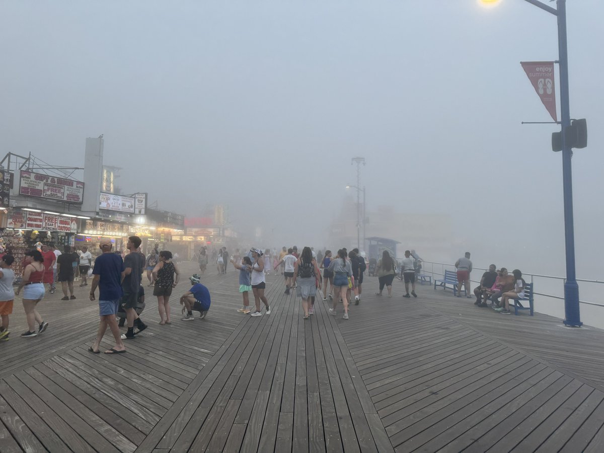 CoasterStorm's tweet photo. Extremely low visibility on the wildwood boardwalk this evening. #njwx https://t.co/2fjXFHn2jx