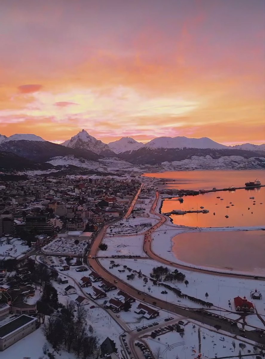 Geologo_Trader's tweet photo. “El fin del mundo” in winter. ❄️ 

#Ushuaia 🇦🇷 https://t.co/7O7dl1GGsA