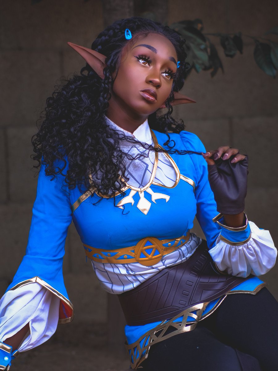 JaharaJayde's tweet photo. WOAH! Did y'all know this Zelda cosplayer is currently playing LINK TO THE PAST for the FIRST TIME?!

You can watch it on her channel! https://t.co/meDFKmGsof