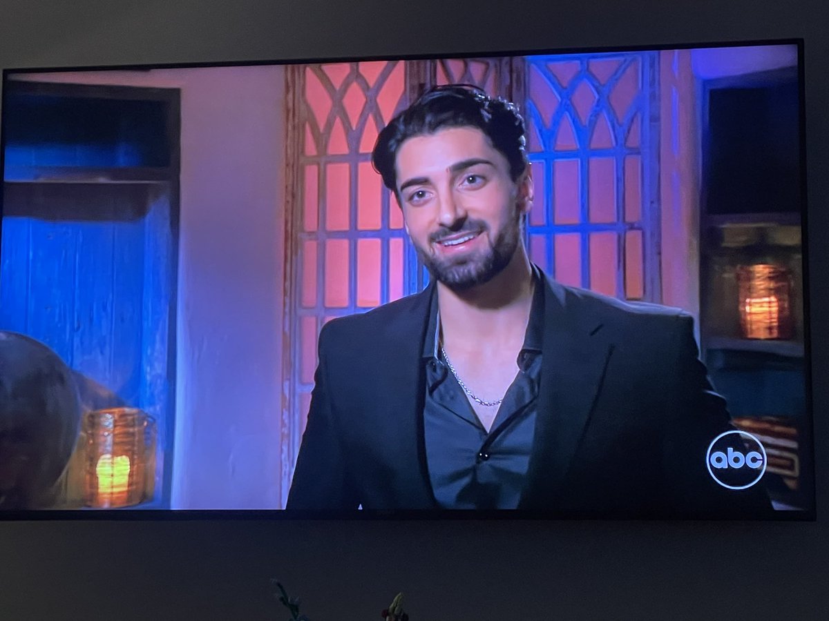 _samepaige_'s tweet photo. This is current enemy number 1. No real reason other than his overall vibe
#thebachelorette https://t.co/h2ow437sD3