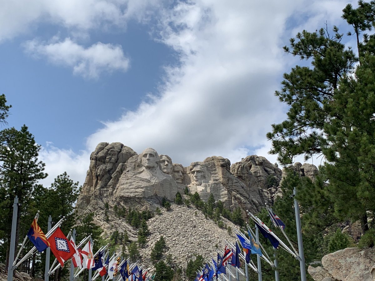 findinggg's tweet photo. @obligatraveler @intheolivegrov1 @OdetteDunn @pipeaway_travel @INDEPENDENCENHP @LiveaMemory @CharlesMcCool @UnionGapWA @Adventuringgal @LindaPeters64 @59NationalParks @OneDelightfulL @HHLifestyleTrav @ArtNomads @naturetechfam What a great T-shirt
#Top4Theme
#Top4Flags
1) Arizona
2) Connecticut
3) Massachusetts
4) S Dakota https://t.co/mWskUrulvG