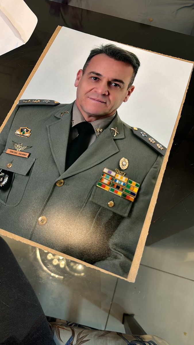 julianopolicia's tweet photo. Serei o primeiro Ex-Comandante, estreando a Galeria, motivo que me deixa muito orgulhoso, pois começamos do zero, estruturando e abrindo as portas desta unidade, que já é uma referência na serra gaúcha para o ensino médio. #ctbm #doisanos https://t.co/pVNFsMD85J
