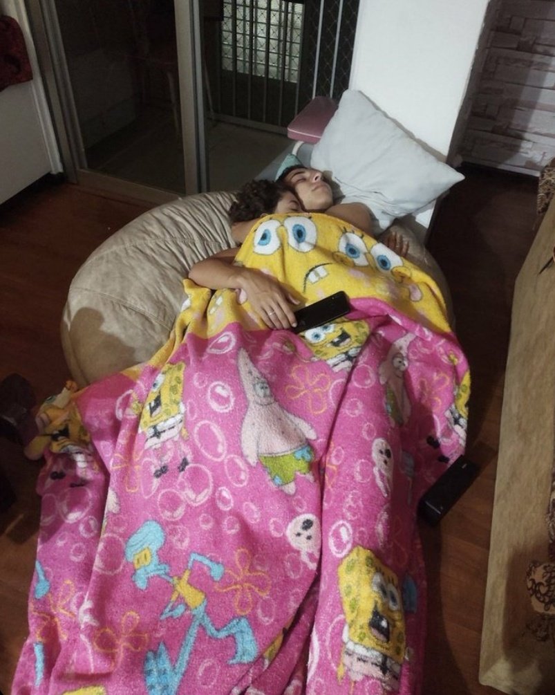 queria dormir assim hoje