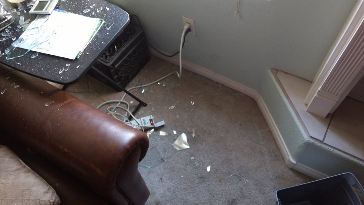 MCKohl's tweet photo. This is after I had to Evict Keith-Ryan Joshua Randal my tenant whom I rented a room in my townhouse in Henderson, Nevada for $400 including utilities and cable with HBO and high speed internet one of his criminal guests Jonathan who was also evicted broke in https://t.co/i7V0jMUkcf