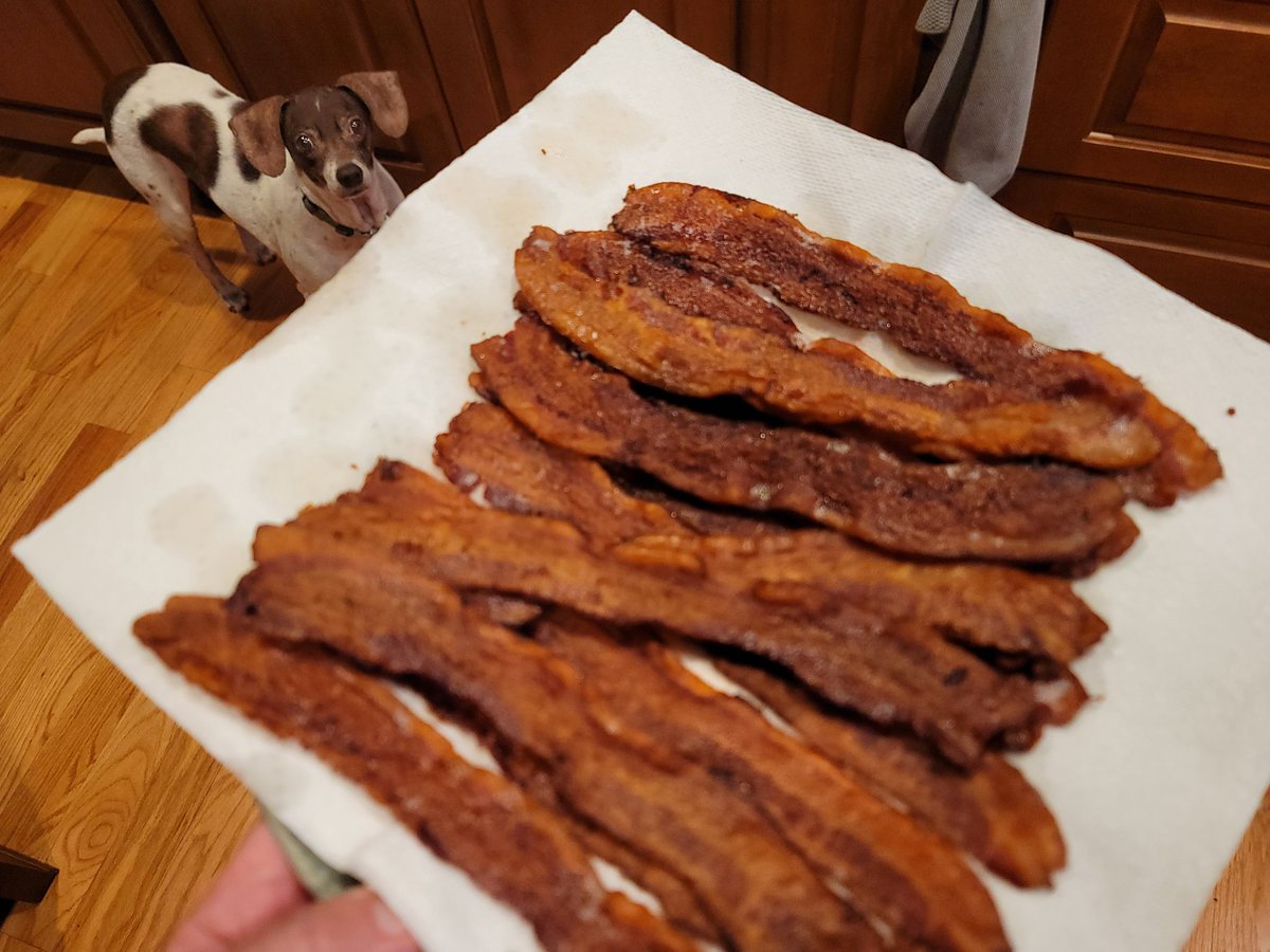 GoodOldAndy's tweet photo. Bacon...
It's like pig popcorn!
#cookathome #youcancook #meat #bacon #food #foodie https://t.co/e44afmWqWQ