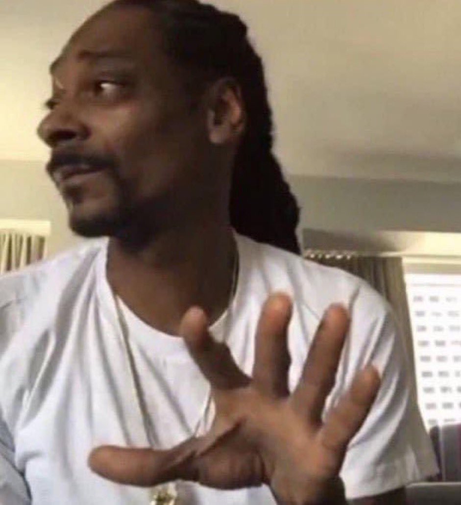 Another year asking men to show a lil decorum and cover up their ankles #thebachelorette