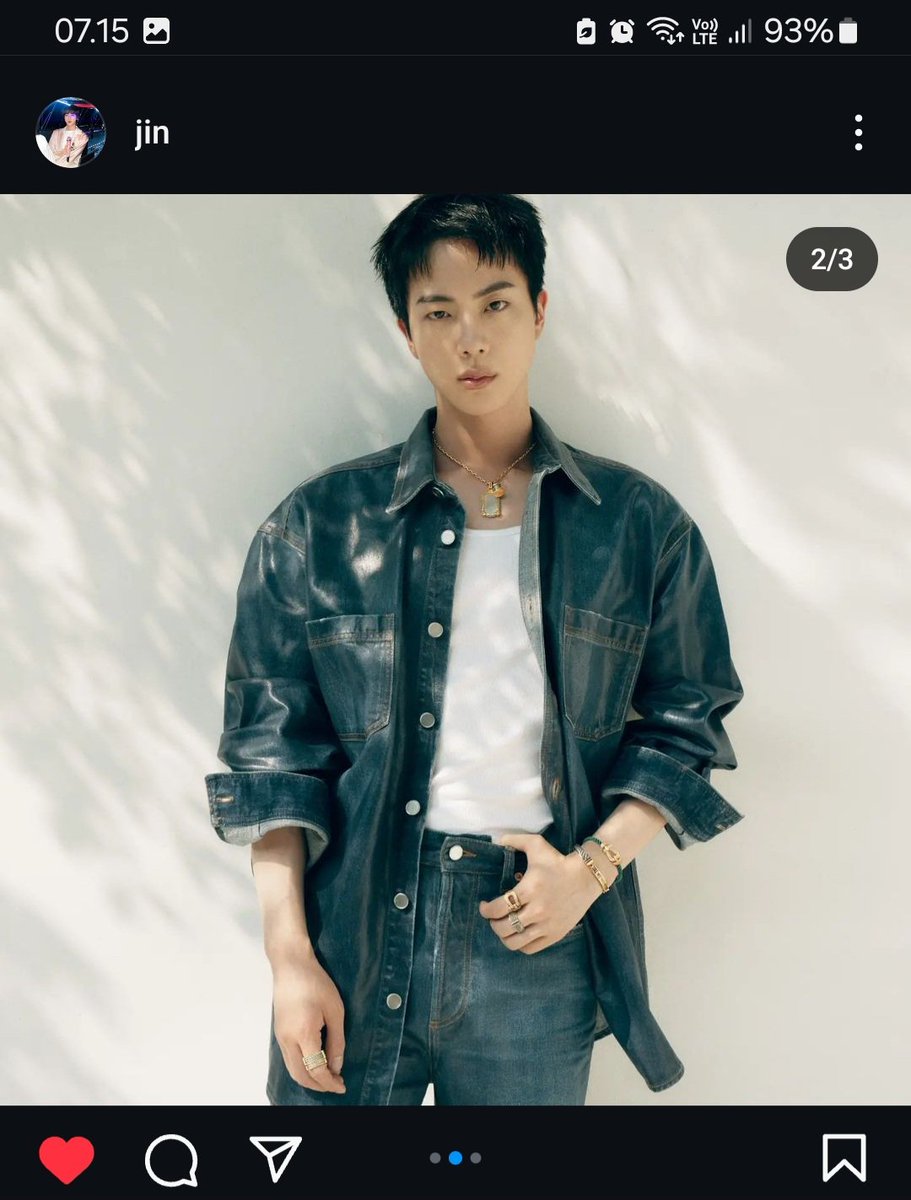 SakinataAfifa's tweet photo. Bisa gak,jangan keren gitu,jangan mode cuek gitu,aku kan gak bisa kalau g jatuh cinta 😍😍😱💜💜
#진 
#방탄소년단 #BTS https://t.co/0JqlWle5rm