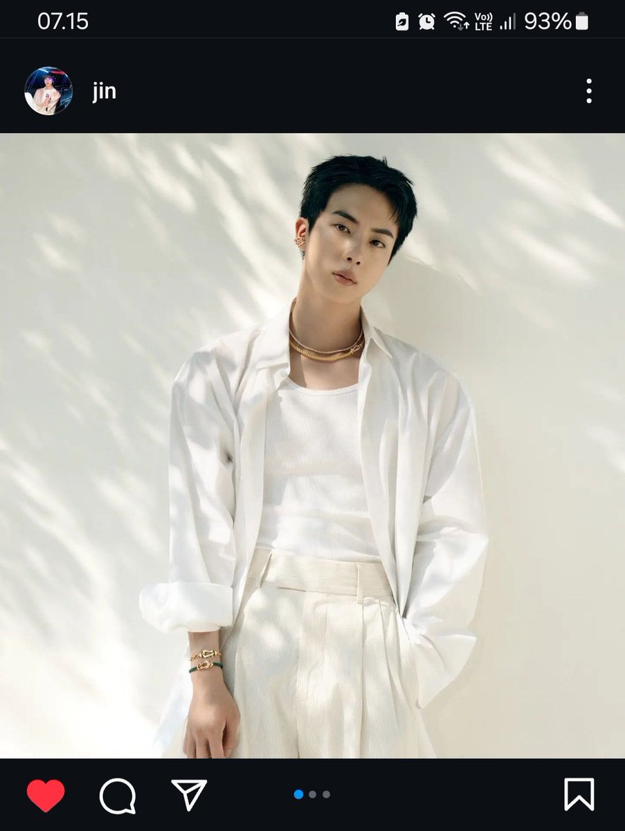 SakinataAfifa's tweet photo. Bisa gak,jangan keren gitu,jangan mode cuek gitu,aku kan gak bisa kalau g jatuh cinta 😍😍😱💜💜
#진 
#방탄소년단 #BTS https://t.co/0JqlWle5rm
