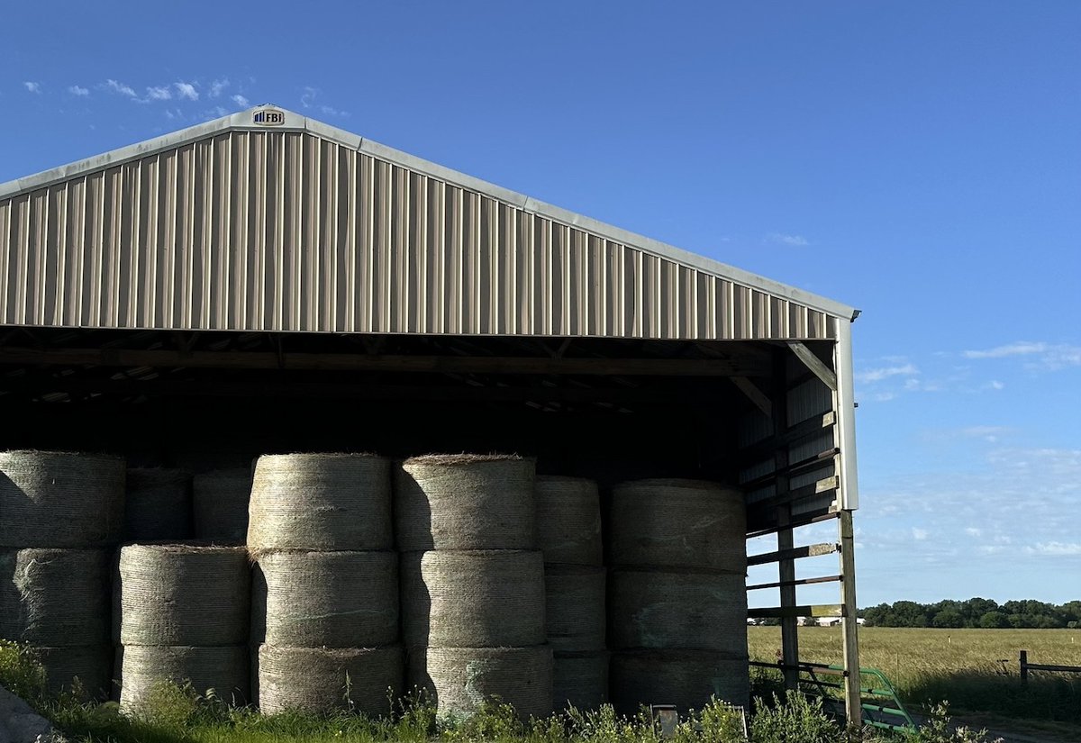 Are you looking to improve your hay storage? Check out the link below to see what practices might help you refine storage to get the most out of your hay!
extension.illinois.edu/sites/default/…