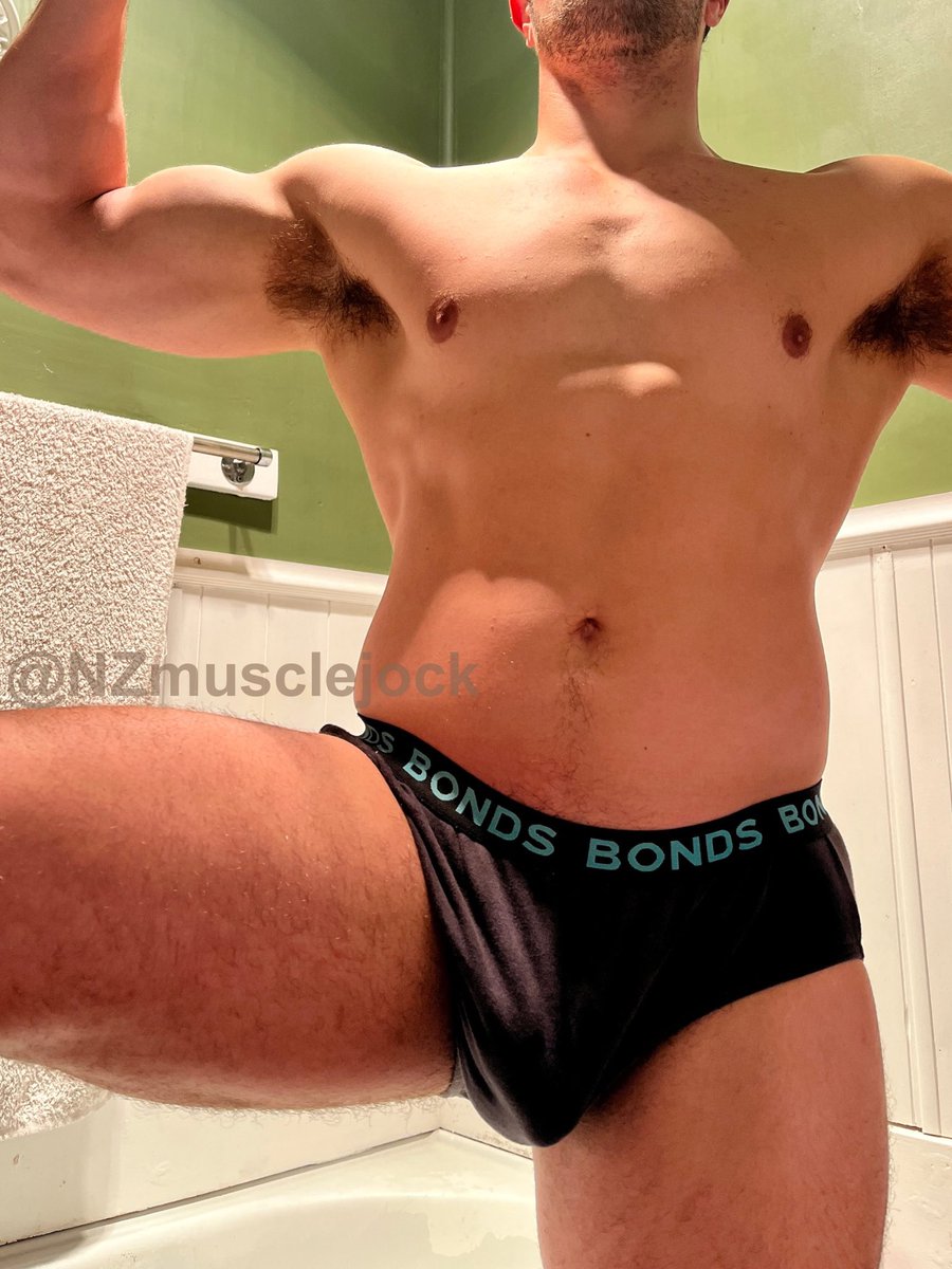 NZmusclejock's tweet photo. Fresh sweat scent after gym sesh 💦💪🏼 

#bodyscent #smell #sweat #kink #muscle #jock #pits #hairy #nipples #bulge #sweaty #gay #musk #scent #fresh #aftergym #Tuesday https://t.co/EAHs2Px8UG