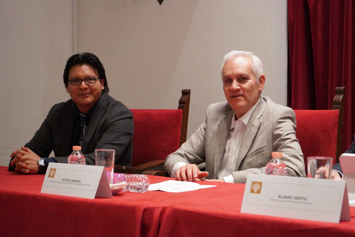 UPMexico's tweet photo. ¿Sabías que el cómputo en la nube está revolucionando las finanzas digitales?

En un panel organizado por la UP y México Exponencial, expertos como Román Rodríguez, profesor-investigador de la Facultad de @EmpresarialesUP, discutieron cómo esta tecnología reduce costos de transacción y facilita el acceso en áreas rurales. Conoce más 👉 https://t.co/aZfVe8IYx1