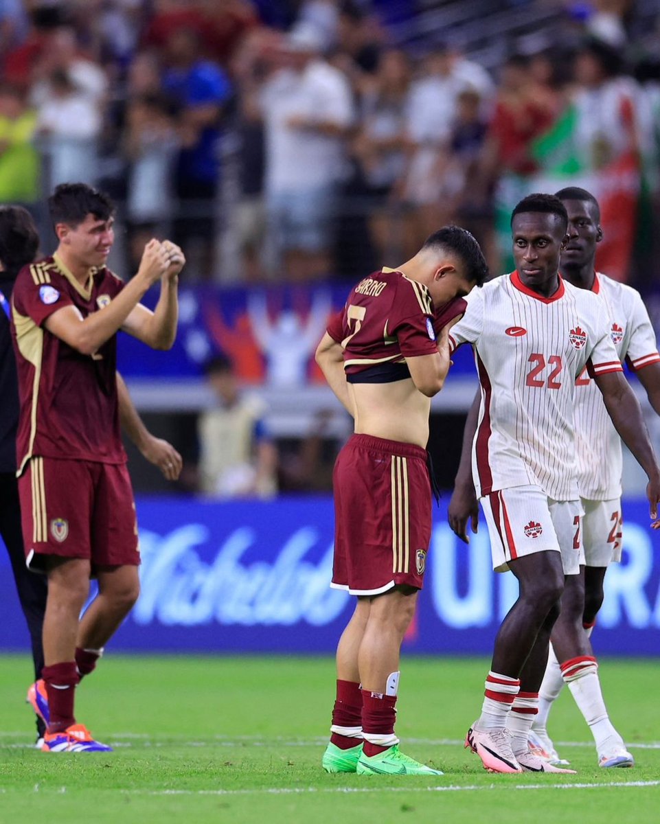 FrancoDeVita's tweet photo. Aparte de lo arrecho que han sido en el campo, lo más grande que han conseguido es que el mundo entero hable de la Vinotinto. https://t.co/1C2PLhN2q9