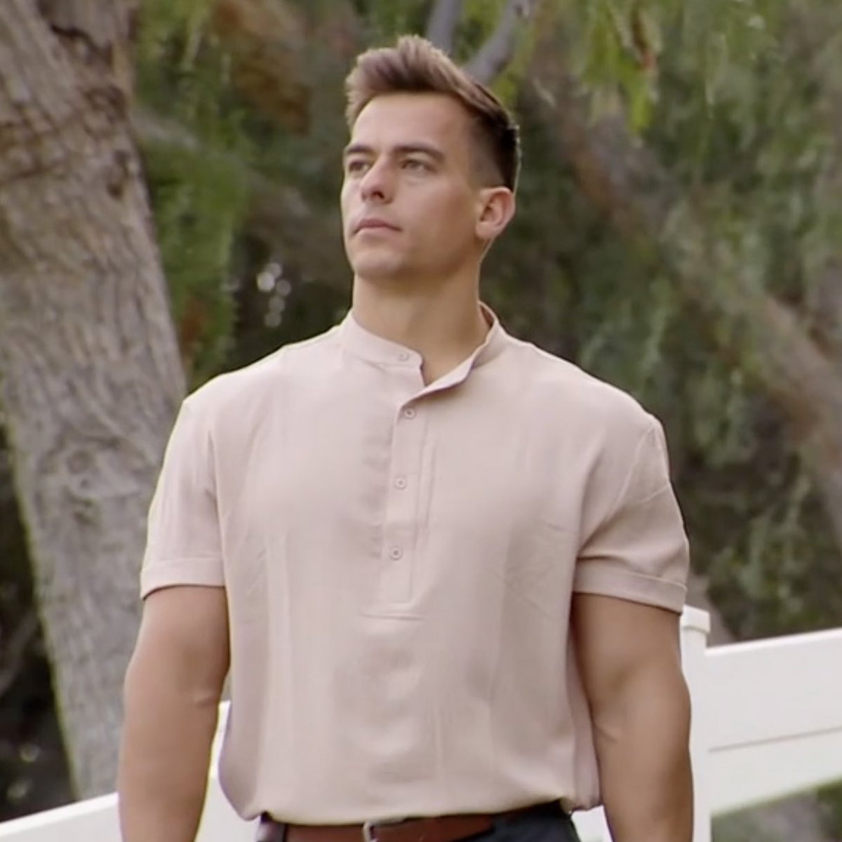 thebachelwhore's tweet photo. mark my words, this is our next bachelor
#TheBachelorette https://t.co/CQtfBGvvbH