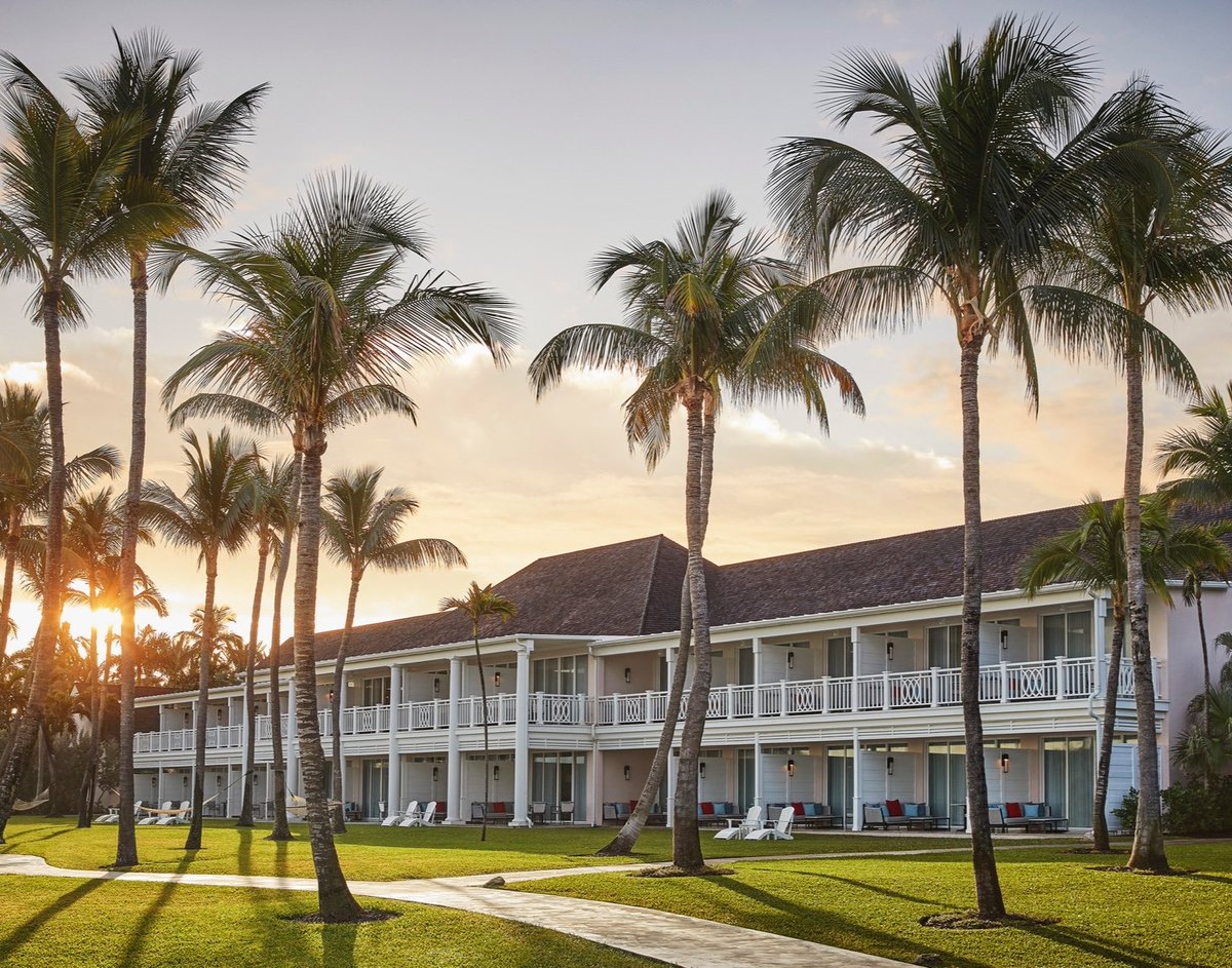 Snaaplux's tweet photo. Escape to The Ocean Club, A Four Seasons Resort in Bahamas. 
Nestled on Paradise Island, our sanctuary offers sophistication and refinement for romantic getaways, weddings, and corporate retreats. Expect unforgettable memories in paradise. 
@fsoceanclub 
 #LuxuryResort #SnaapLux https://t.co/mKCUNe6ran