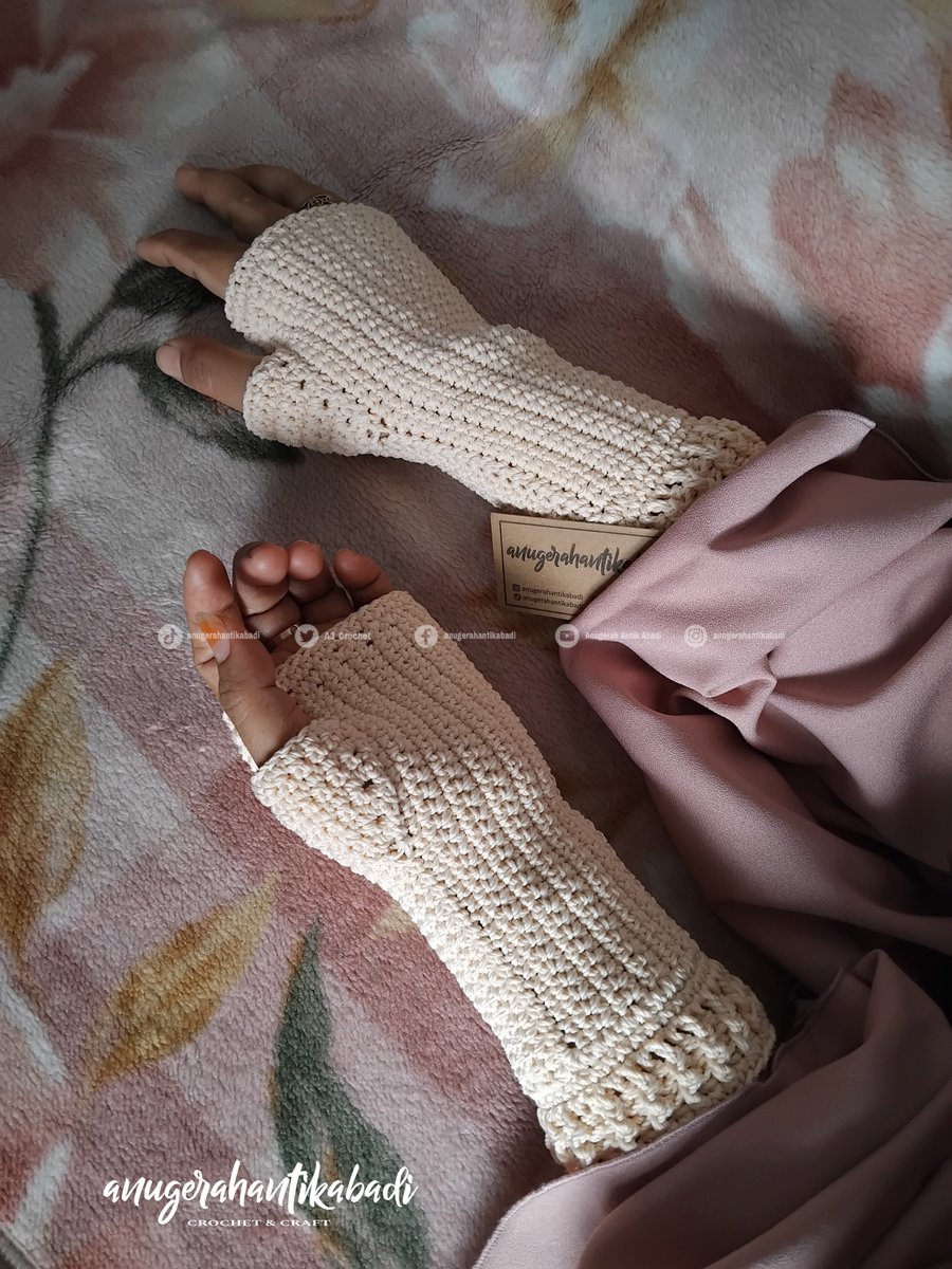 A3_Crochet's tweet photo. Alhamdulillah..
Handsock Long Full Custom Handmade
Sarung tangan lady cream doff dgn pola rajut yg lebih rapat
Dim : Custom
Mat : Polyester Doff
#sarungtangan
#handsock
#handsocklengan
#sarungtanganhandmade
#handsockforladys
#sarungtanganrajut
#halfhandsock
#anugerahantikabadi https://t.co/NcxGfp22Zj